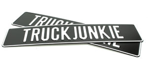 TRUCKJUNKIE - KENTEKENPLAAT - ZWART MET WITTE OPDRUK